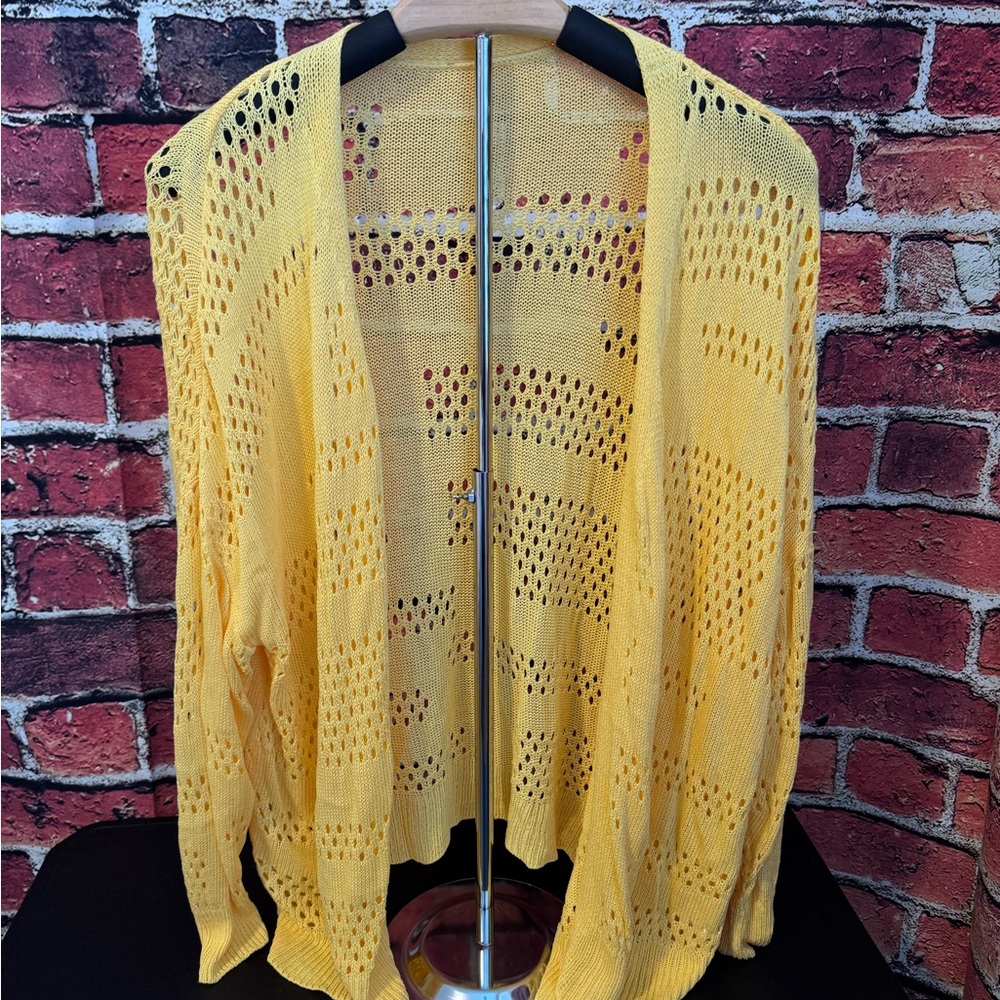 Barely Worn Yellow Open-Knit Women's Cardigan Size XL Bust 25” Item #PHK6613